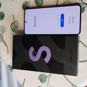 Samsung Galaxy S22 128 GB Phone